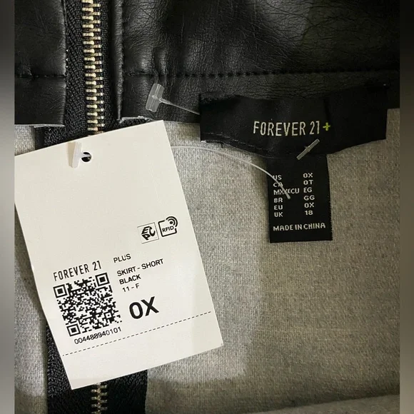 FOREVER21 FAUX LEATHER MINI SKIRT - Picture 9 of 10